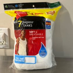 Hanes 7  Tanks Size Medium