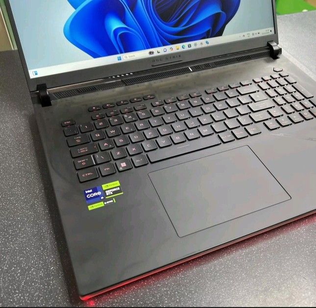 ASUS ROG Strix SCAR 18" i9 14900HX RTX 4090