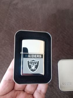 Oakland Raiders Polished Chrome 2006 Zippo Lighter New Sealed 