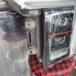 2021-23  Ford F150 - LEFT HEADLIGHT 