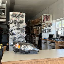 2008 Subaru Impreza Headlight Passenger Side Assembly #718B FB201