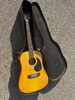 Kay K-400 Acoustic Guitar with Hard Case