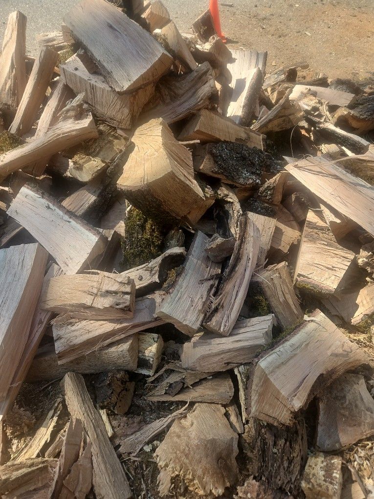 Seasoned OAK FIREWOOD