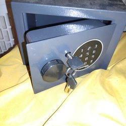 Master lock Digital Safe 