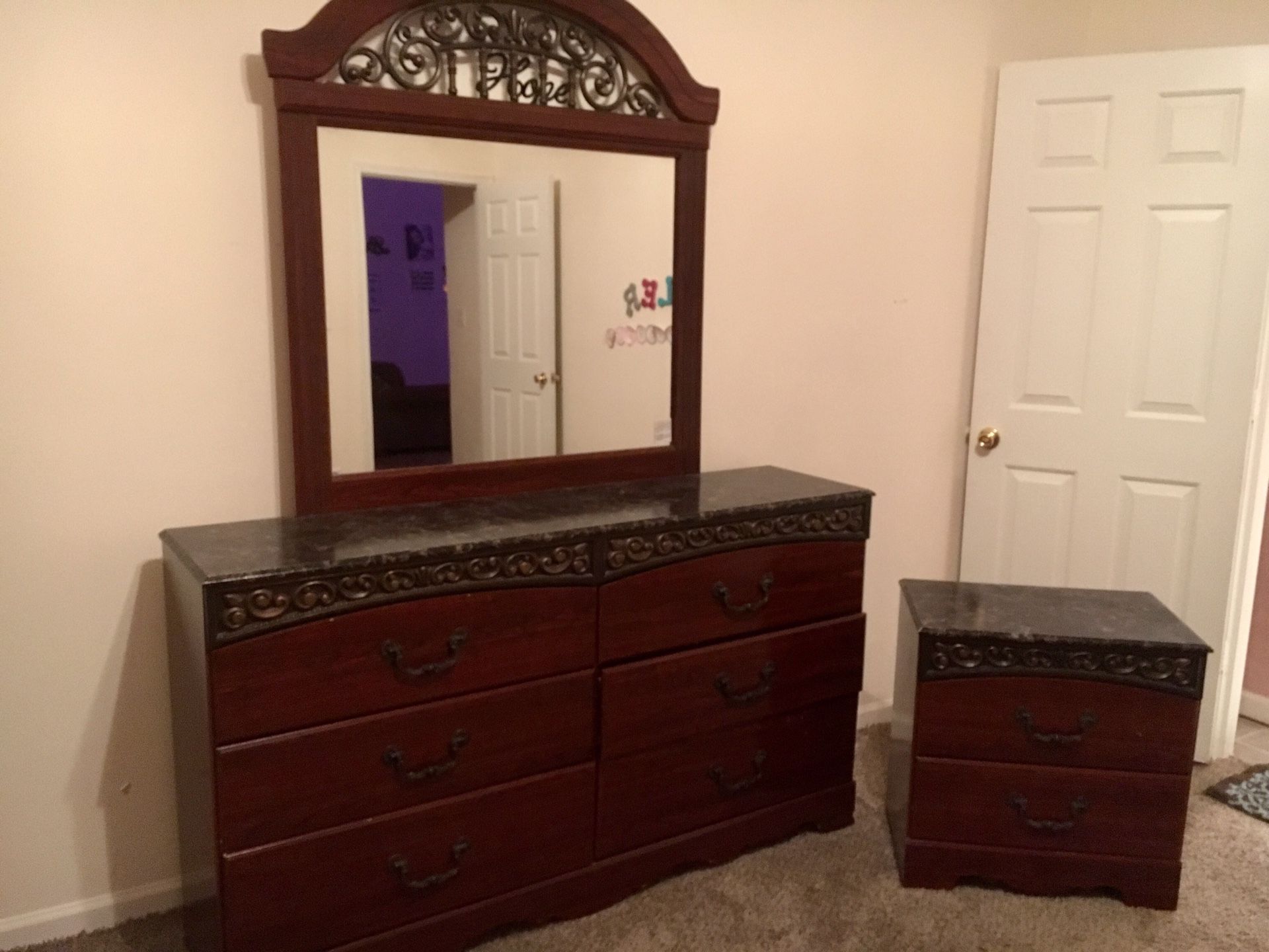 Mahogany wood dresser and nightstand set. One owner. Great condition