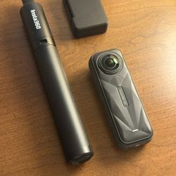 Insta360 X5 With Selfie Stick And Extra Battery