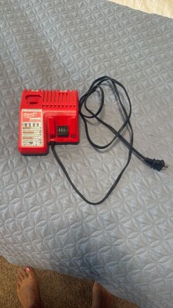 Milwaukee Battery Charger 