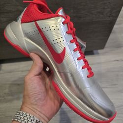 Kobe 5 Protro Caitlyn Clark sz11