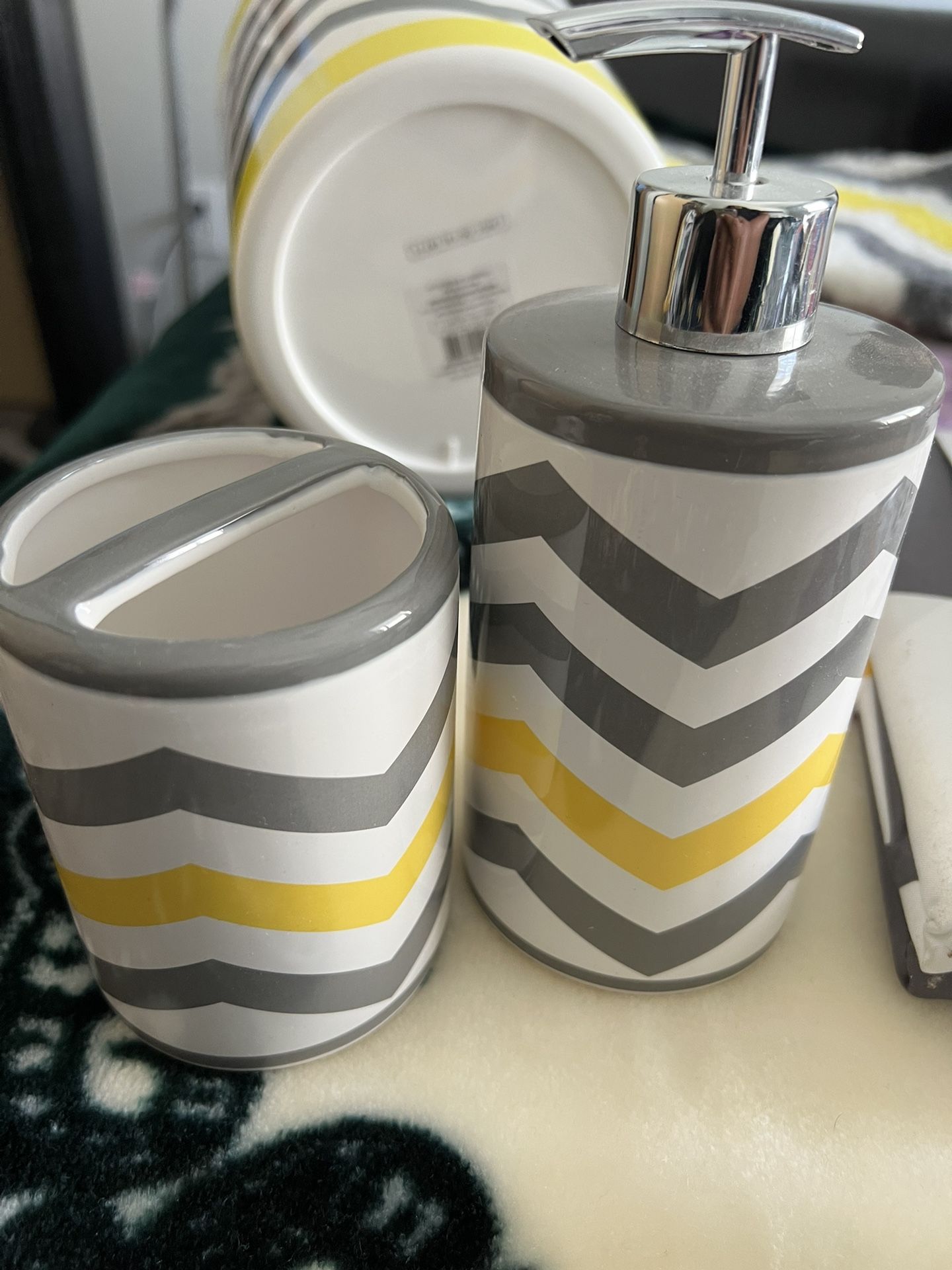10 Piece Gray And yellow Bathroom Set Chevron Design