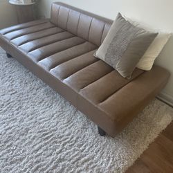 Chaise lounger/  Mid century day bed 