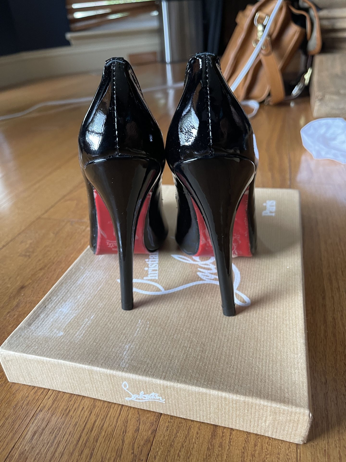 Christina Louboutin - Red sole high heel Shoes - New Condition