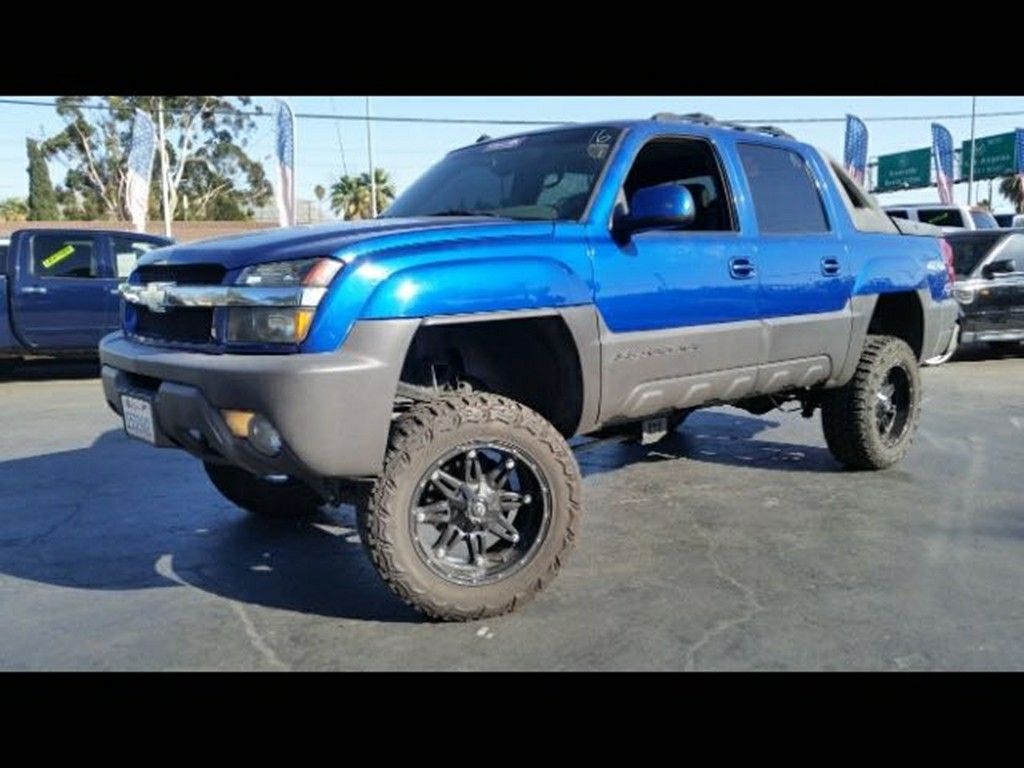 2003 Chevy Avalanche 2500 PRICE NEGOTIABLE 4x4 LIFTED TRUCK