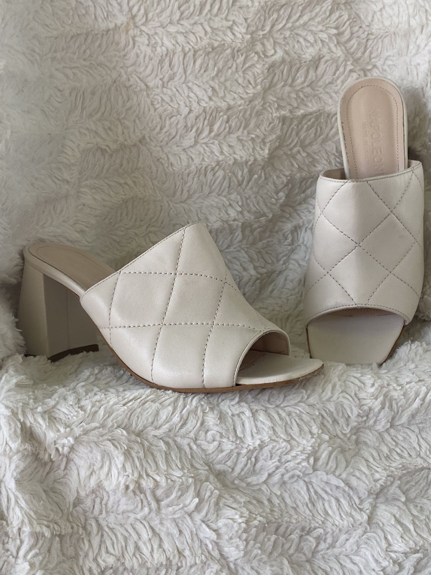 New- Genuine Leather NAPOLEONI Slip On Square Heel Sandals Size 7.5