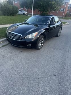 2012 Infiniti M37