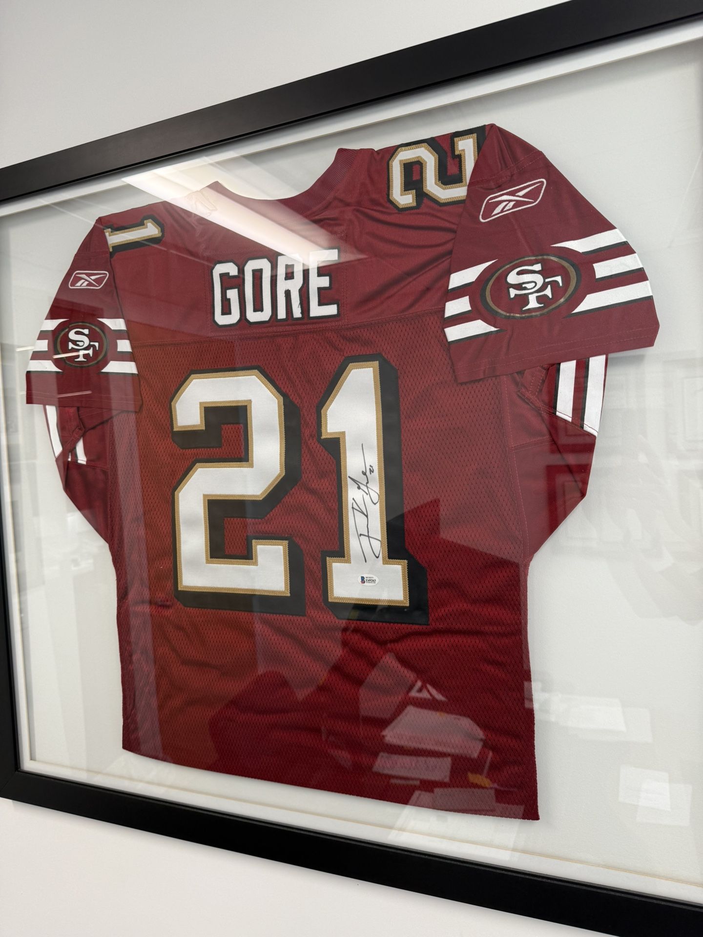 Frank Gore 49ers AUTO Game Issued Jersey Beckett Authentication Framed