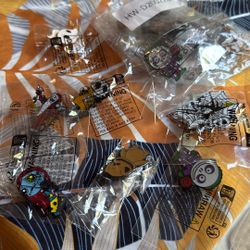 12 Pins por ocho dólares