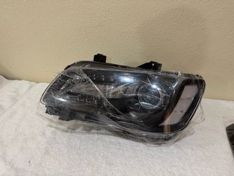 2015/2023 chrysler 300 headlight