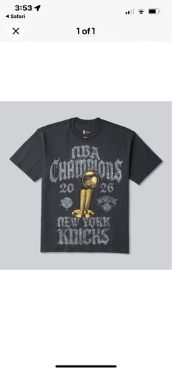 NEW YORK KNICKS CHAMPIONSHIP LOCKER ROOM SHIRT WITH RHINESTONE