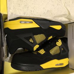 Jordan 4 Yellow Thunders 