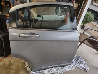 2013 Chrysler 200s OEM rear legt side door