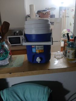 2 Gallons   Cooler 