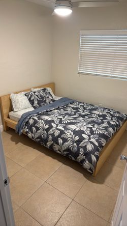 Queen Bed