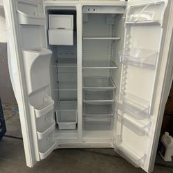 Fridgedaire Refrigerator 