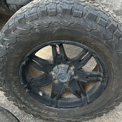 Bf Goodrich 275/70/18