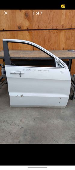 2011-2012-2013-2014-2015-2016-2017-2018-2019-2020 JEEP GRAND CHEROKEE FRONT LEFT DOOR OEM #10543