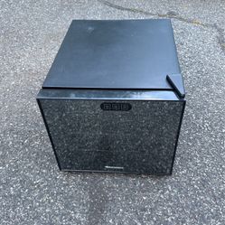 WineEnthusiast 12-bottle Touchscreen Refrigerator