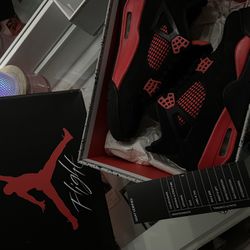 Jordan 4’s Red thunder