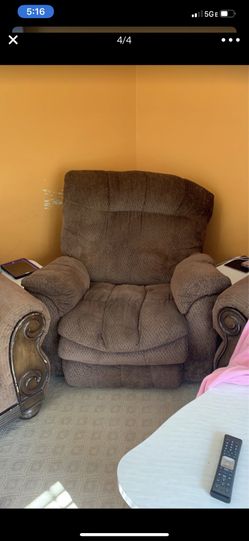 1 rocking chair 2 sofas 1 farmeka coffee table with wood scratches