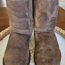 Womens UGG CLASSIC SHORT ll Chocolate Boots Size 6 