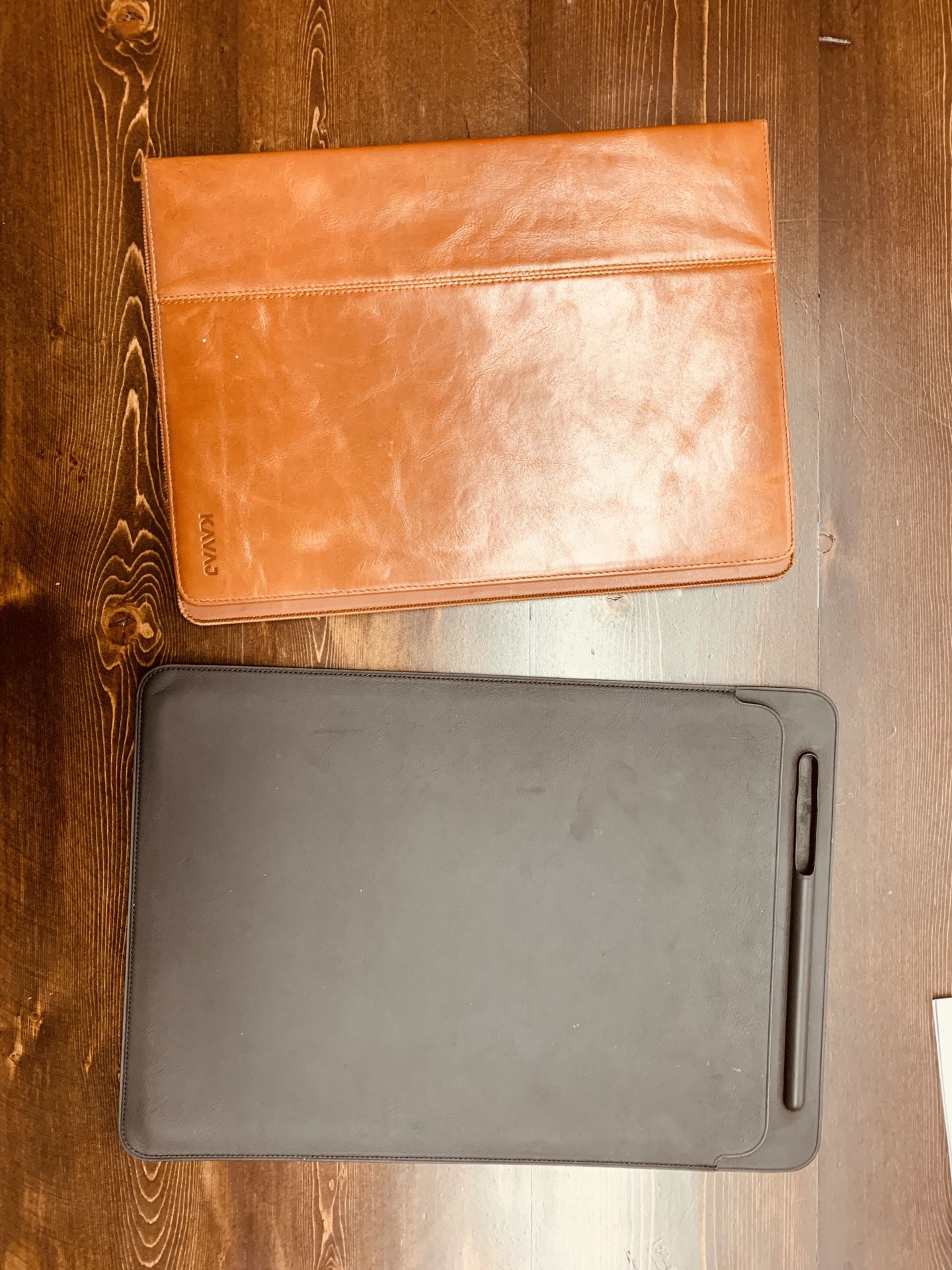 Apple iPad Pro 12.9” Leather Sleeve w Bonus Case