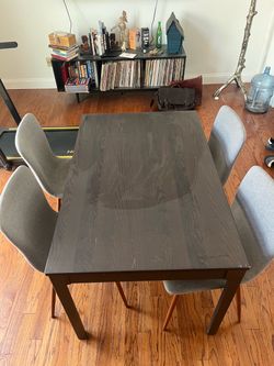Mid-Century Style Dining Table & 4 Grey Upholstered Chairs