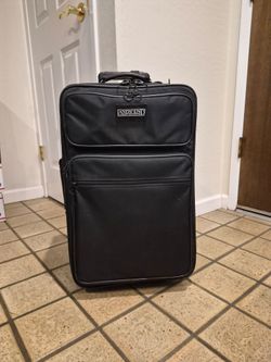 Lands' End Direct Merchants Carry-On Upright Rolling Travel Luggage Suitcase 22"