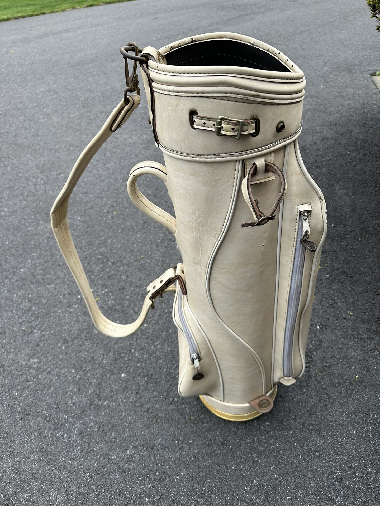 Vintage “Ram” Leather Golf Bag