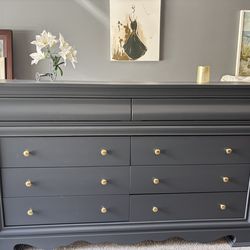 Beautiful modern gray dresser like new 65”38”