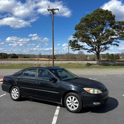 **TOYOTA CAMRY**