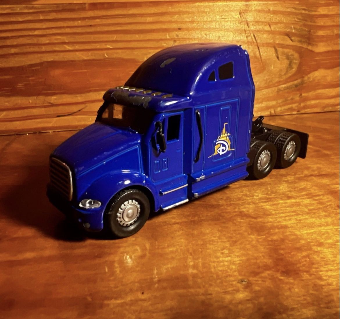 Hot Wheels Disney World Disneyland International Truck 50th Anniversary 1998