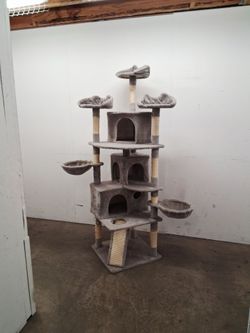 Big cat tower Pickup 3-8:30 pm rainbow/charleston cash only read description
