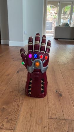 Avengers iron man gauntlet (need gone)