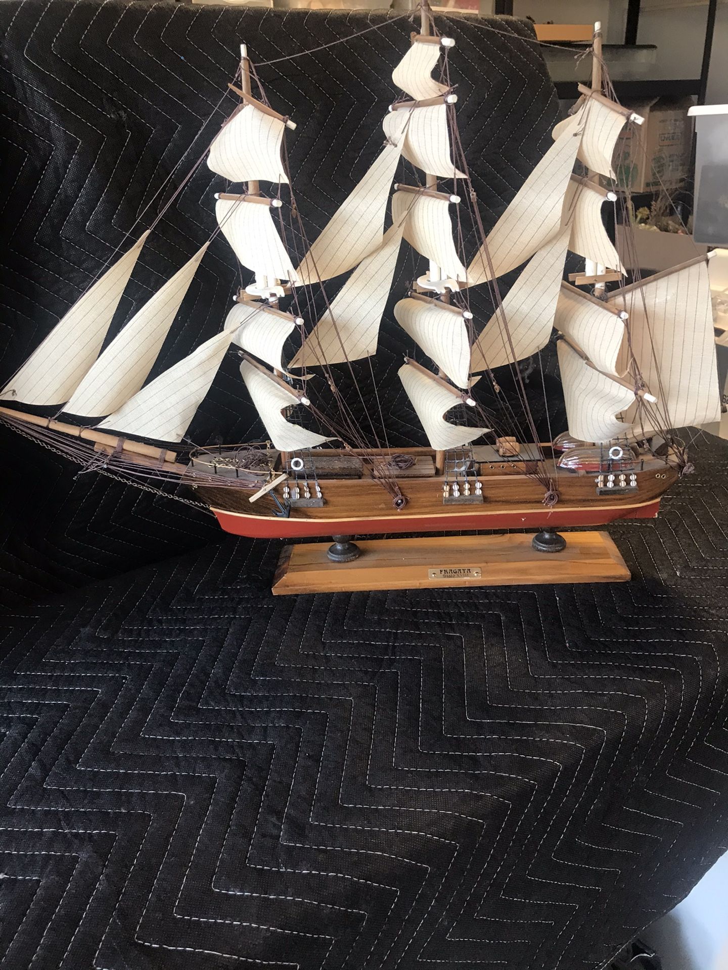 Ship Model for display... Labeled, “Fragata”... great for display in den or boys room. It’s good size, in fair shape. Looks good, I would use it in a