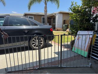 Baby gate fence