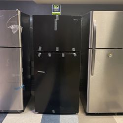New Frigidaire Black Apartment Size Refrigerator‼️‼️