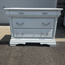 Small Dresser 