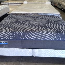 SEALY POSTUREPEDIC PLUS HYBRID MATTRESS & BOX SPRING  KING SIZ DT OF MFG 12/1/2022 🚚FREE DELIVERY🚚