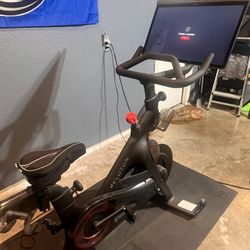 Peloton Pelaton Hardly Used Like New 