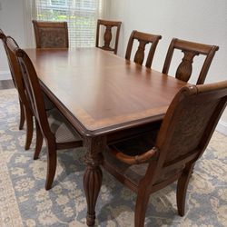 Dining Room Table With 8 Chairs