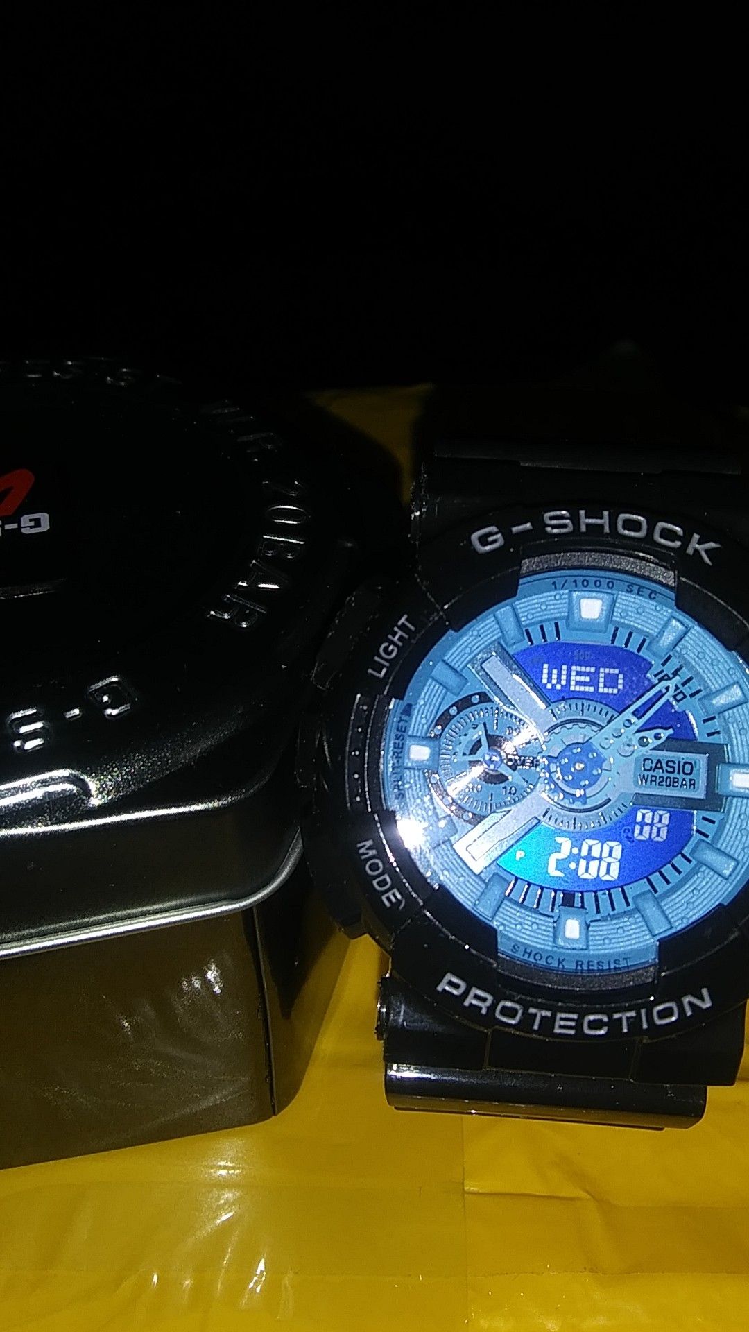 G shock watch with case